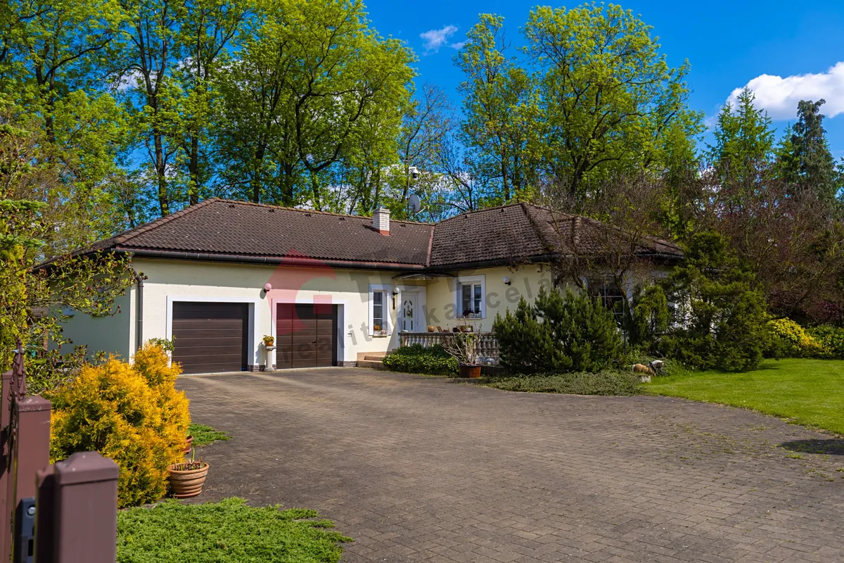 Prodej rodinného domu 144 m², pozemek 6216 m²